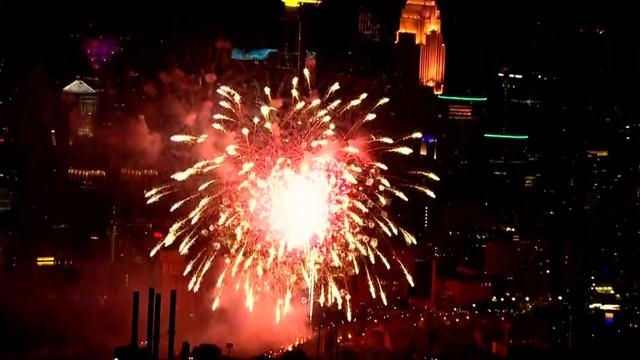 10p-pkg-fireworks-forec-wcco5p4w-00-01-4001.jpg 