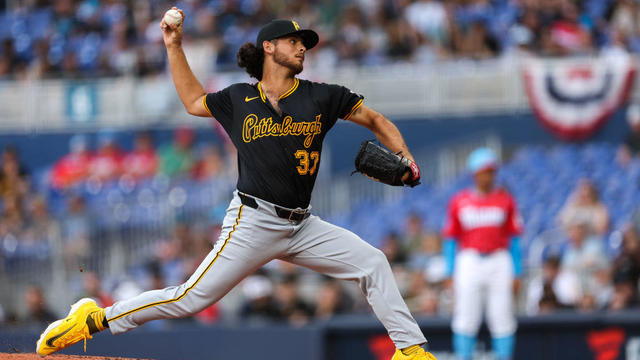 Pittsburgh Pirates v Miami Marlins 